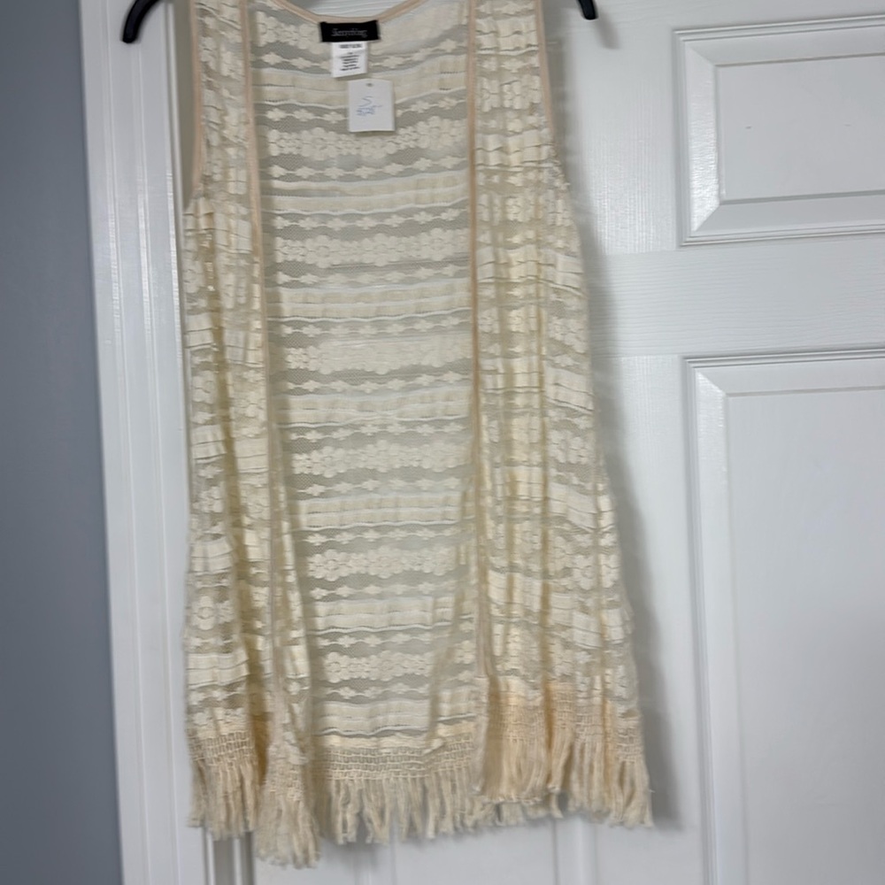 NWT Cream Lace Fringe Vest Sz Small